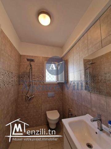 villa s+5 avec piscine a la marsa