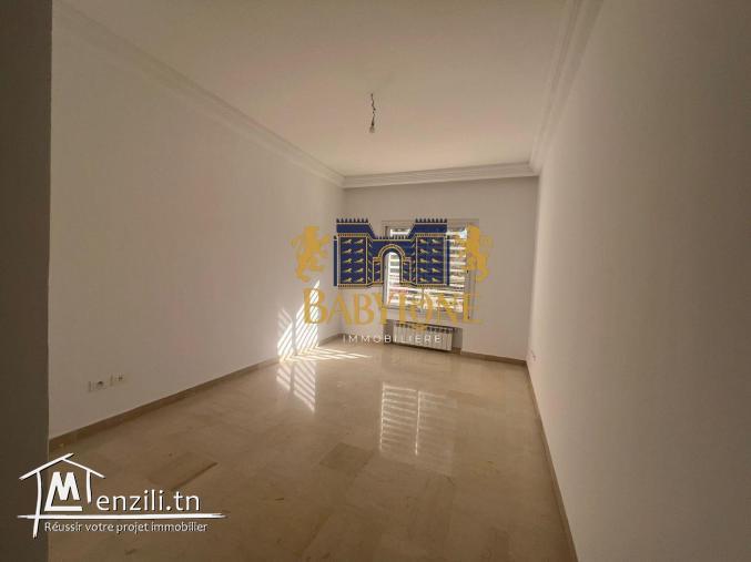 A louer un appartement en s3 aux jardins de Carthage