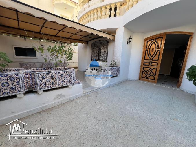 A louer un étage de villa à Khzema