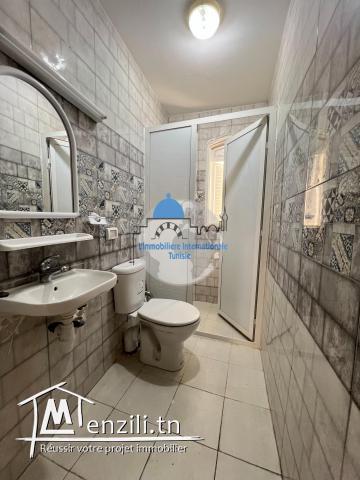 A louer un étage de villa à Khzema