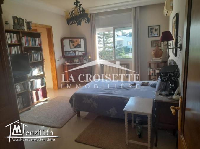 Appartement S+4 avec terrasse à La Marsa MAV1804