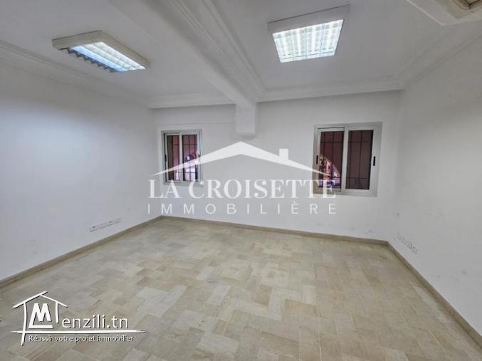 Bureau H+9 aux Berges du Lac 1