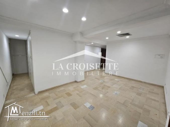 Bureau H+9 aux Berges du Lac 1