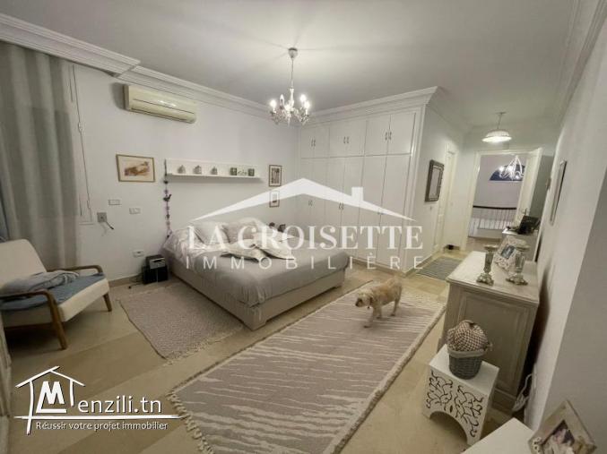 Villa S+4 avec piscine à Gammarth MVL0256