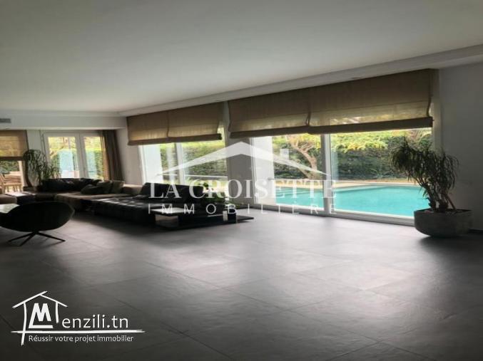 Villa S+4 avec piscine à Carthage Hanibal ZVL1647