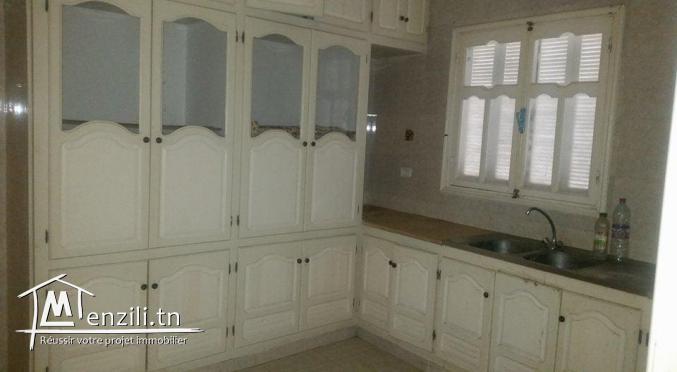 A vendre une Villa et 3 étages