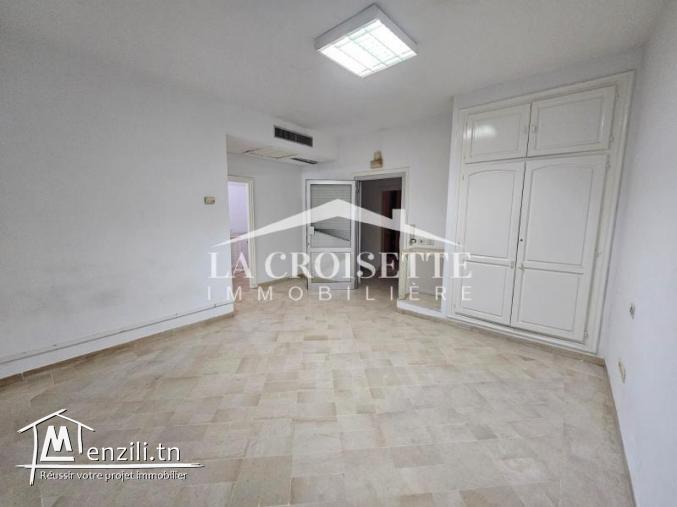 Appartement S+0 à usage bureautique a lac 1 MBL0488