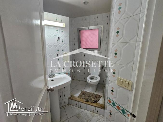 Appartement S+0 à usage bureautique a lac 1 MBL0488