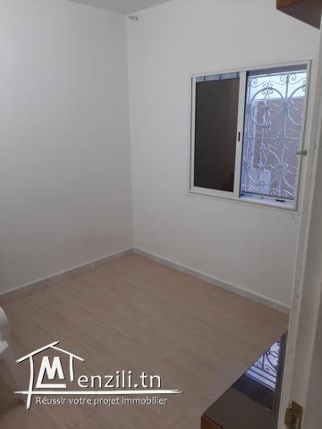 maison a vendre situé à cité tahrir supérieur