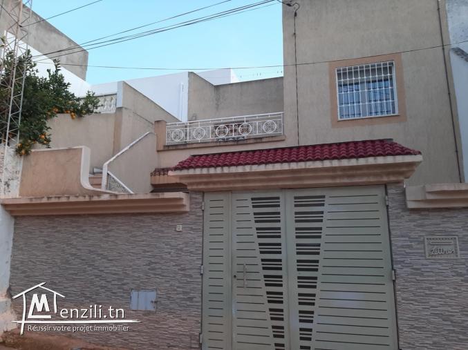 maison a vendre situé à cité tahrir supérieur