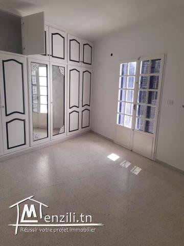 A Louer un TRIPLEX S+5 à Manar 1
