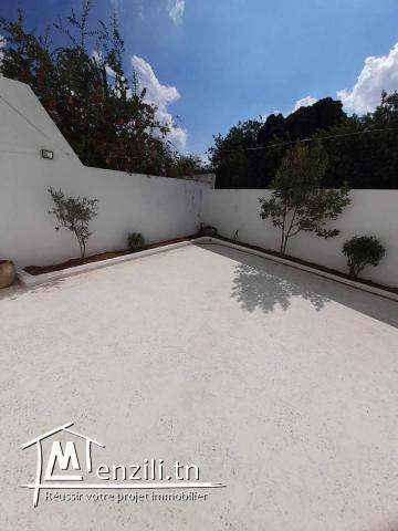 A Louer un TRIPLEX S+5 à Manar 1