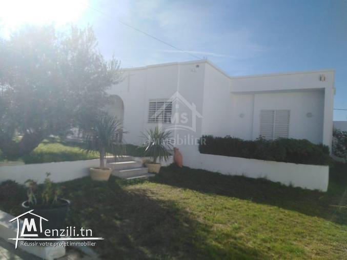 Villa meublée avec jardin et piscine à vendre à Hammamet Sud 51355351