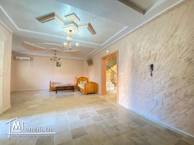 Villa de 480m² à proximité de la mer