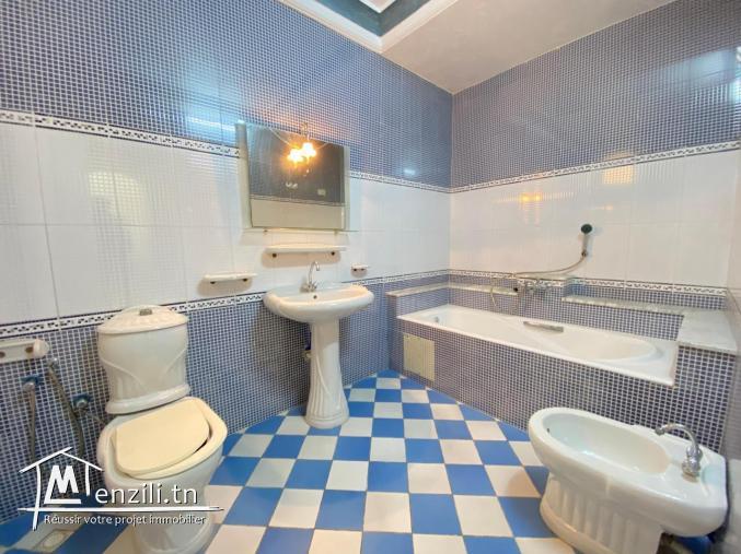 Villa de 480m² à proximité de la mer