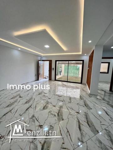 A vendre : superbe villa avec piscine Situé au bord de la plage à zahra kelibia????