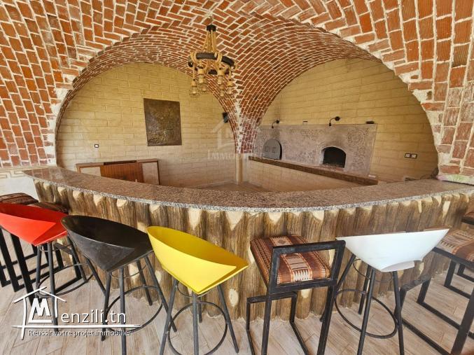 Une propriété bâtie sur trois niveaux à vendre à Hammamet Sud