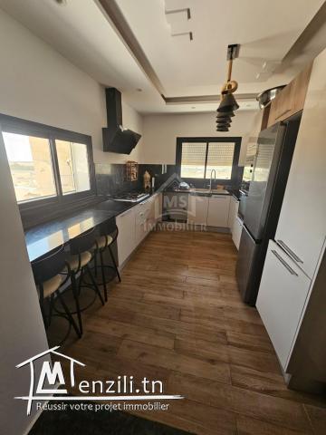 Une propriété bâtie sur trois niveaux à vendre à Hammamet Sud