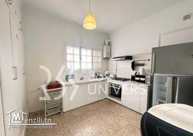 Etage de villa meublé vue sur mer à La Marsa