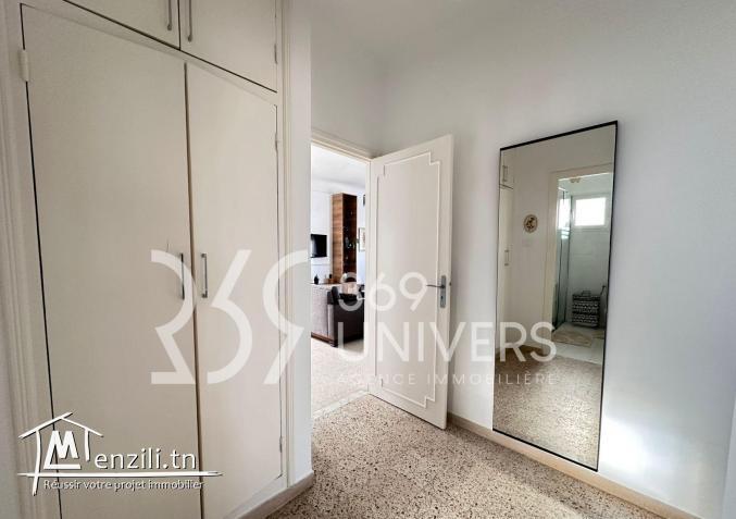 Etage de villa meublé vue sur mer à La Marsa