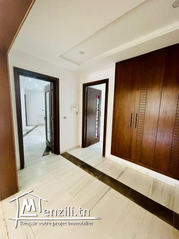 A vendre S+3 neuf a Menzah 9C