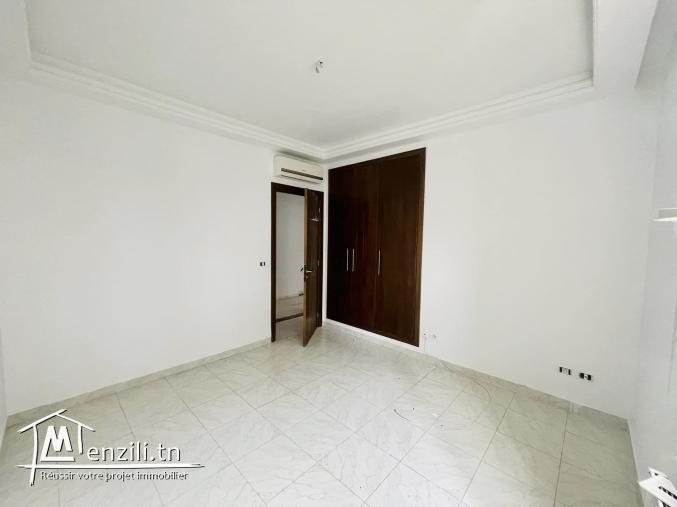 A vendre S+3 neuf a Menzah 9C