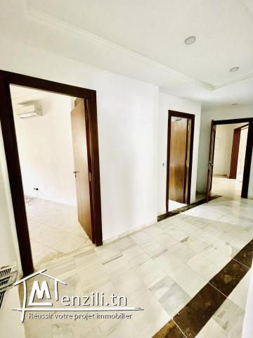 A vendre S+3 neuf a Menzah 9C