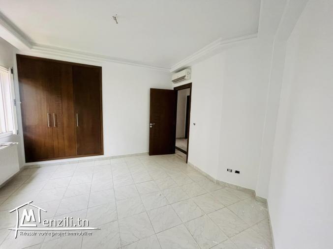 A vendre S+3 neuf a Menzah 9C