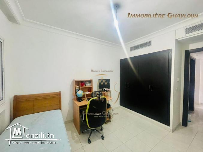 luxueux S+3 meublé  à Ennasr 2