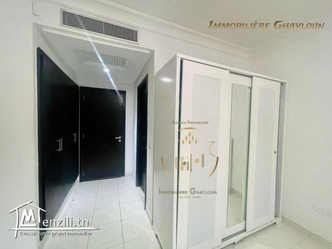 luxueux S+3 meublé  à Ennasr 2