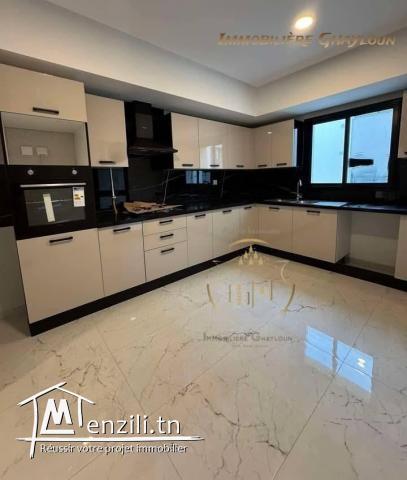 villa luxueux s3 neuf à Ennasr 2