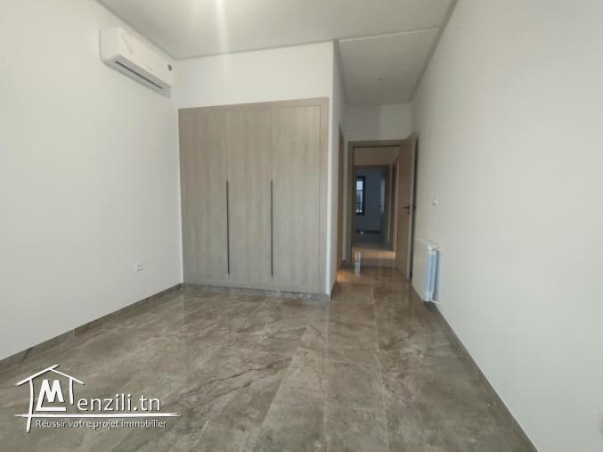 villa luxueux s3 neuf à Ennasr 2