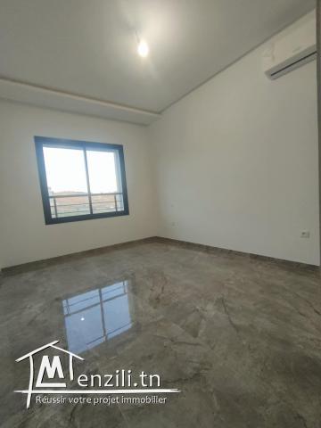 villa luxueux s3 neuf à Ennasr 2