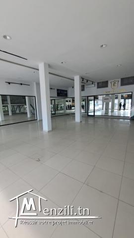 Salle d’Exposition à Vendre (Fonds de Commerce) ou à Louer - Route de La Marsa, Tunis
