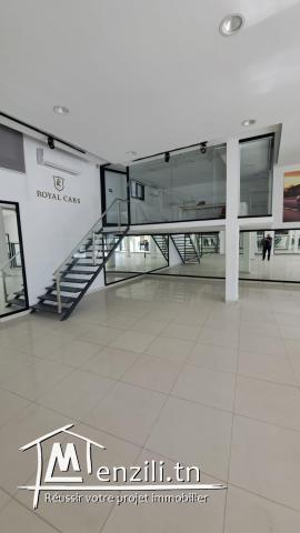 Salle d’Exposition à Vendre (Fonds de Commerce) ou à Louer - Route de La Marsa, Tunis