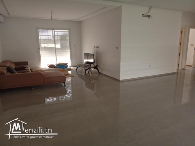 Villa à vendre  a proximité de l'autoroute et du magasin général.