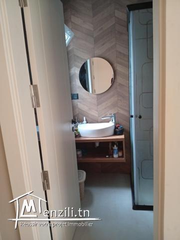 Villa à vendre  a proximité de l'autoroute et du magasin général.