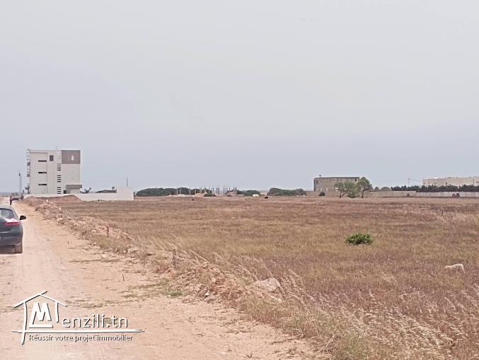 un terrain vue sur mer à kerkouane avec facilité du paiement