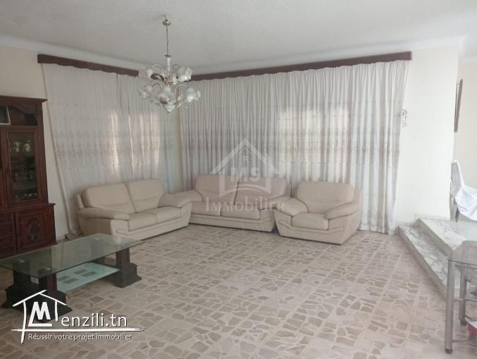 Une villa avec jardin à vendre à Hammamet 51355351