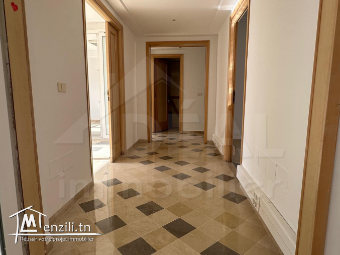 AL Bureau 170m² au Lac1