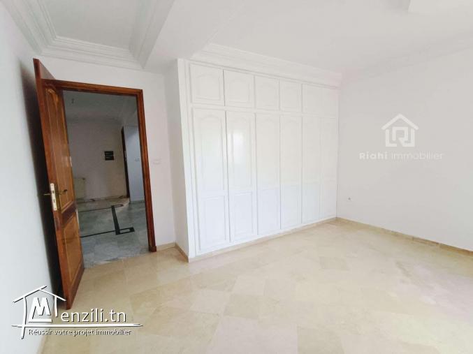 A louer villa s+4 à  Mégrine coteaux