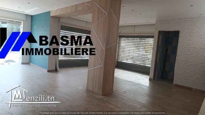 Un local commercial à louer située à khzema