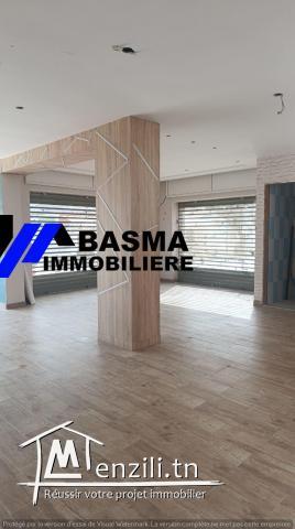 Un local commercial à louer située à khzema