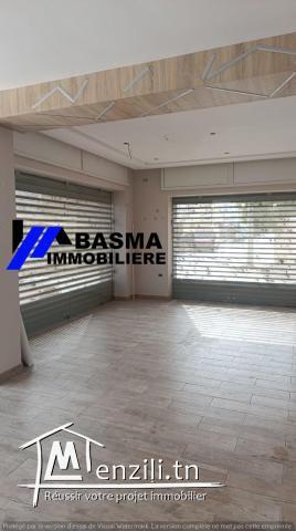 Un local commercial à louer située à khzema