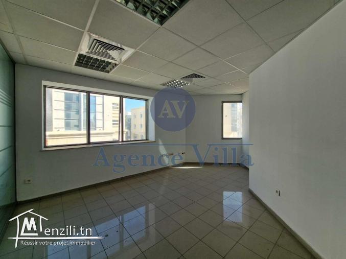 un immeuble bureautique au lac 1