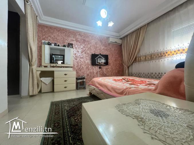 appartement s+4 de 144 m²  dans une résidence avec ascenseur