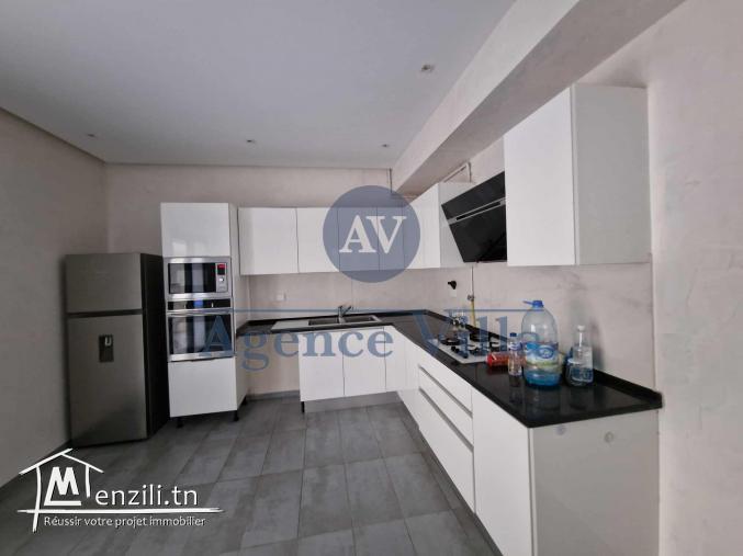 un duplex s+4 à marsa plage