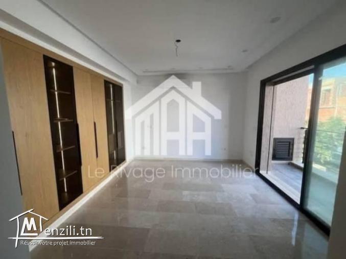 Villa S4 à Gammarth avec piscine et jardin