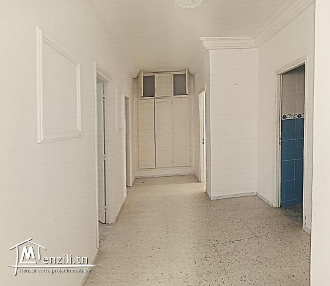 Villa 3 étages à naasen