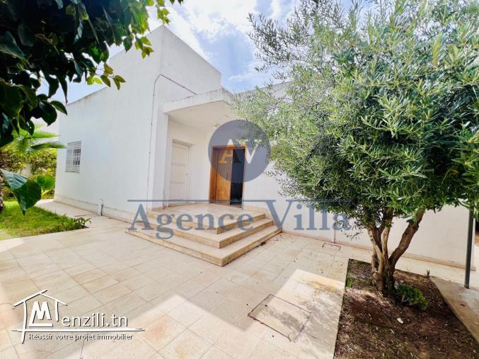 une villa s+3 à la marsa